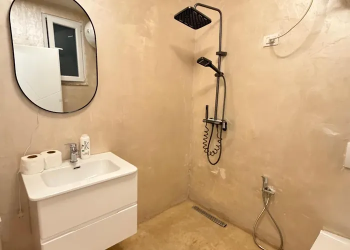 Luxury 3 Near Square 21 Tirana